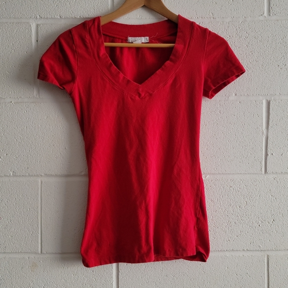Forever21 Old Style Red Stretchy V Neck 2000s T Shirt - Picture 5 of 9